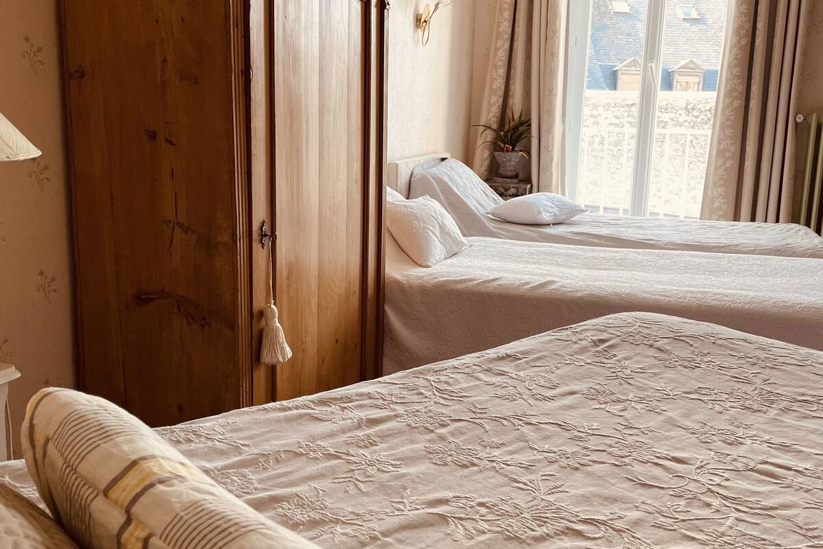 individually decorated, individually furnished, blackout curtains