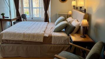 Superior Double Room | Individually decorated, individually furnished, blackout drapes