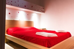 Free WiFi, bed sheets
