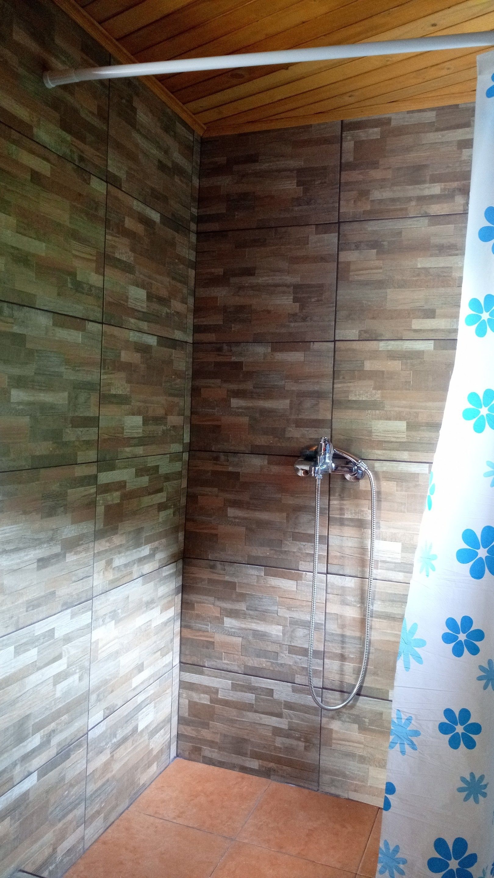 Appartement Panoramique (A2) | Douche de la salle de bain
