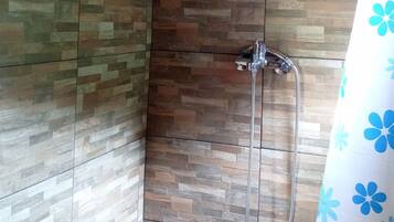Appartement Panoramique (A2) | Douche de la salle de bain