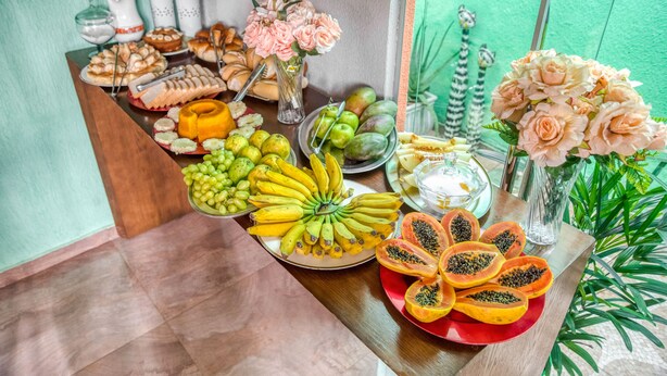 Breakfast buffet - Hotel Royal (São Sebastião)
