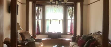 Televisor intel·ligent i llibres