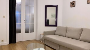 Lägenhet | Vardagsrum | Platt-tv