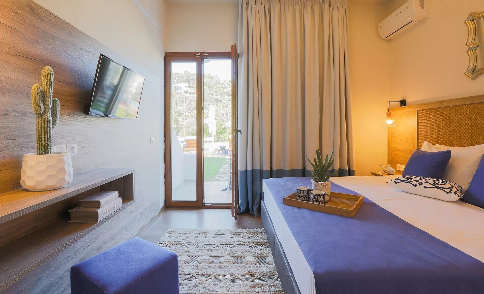 In-room safe, desk, blackout drapes, soundproofing