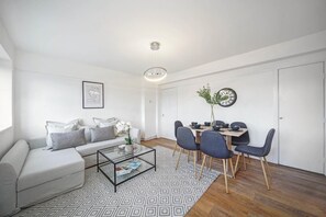 Apartment | Living area | Flat-screen TV - Rosalind House (London)