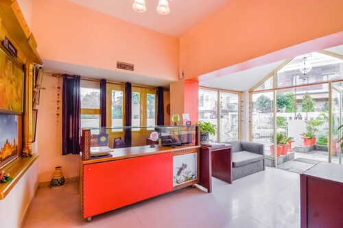 OYO 14069 Jaipur House