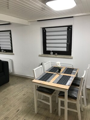 Apartment (Cosy) | Wohnbereich | LED-Fernseher