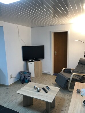 Apartment (Cosy) | Wohnbereich | LED-Fernseher