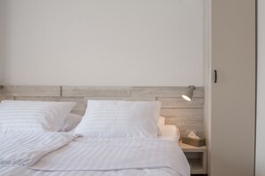 Literie hypoallergénique, coffres-forts dans les chambres