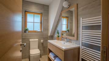 Studio có thiết kế đặc sắc, không hút thuốc | Phòng tắm