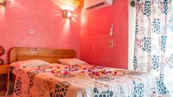 Villa, 1 Double Bed with Sofa bed | Bed sheets