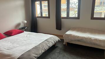 4 sovevĂŠrelser, strygejern/strygebrĂŠt, weekendseng, gratis Wi-Fi