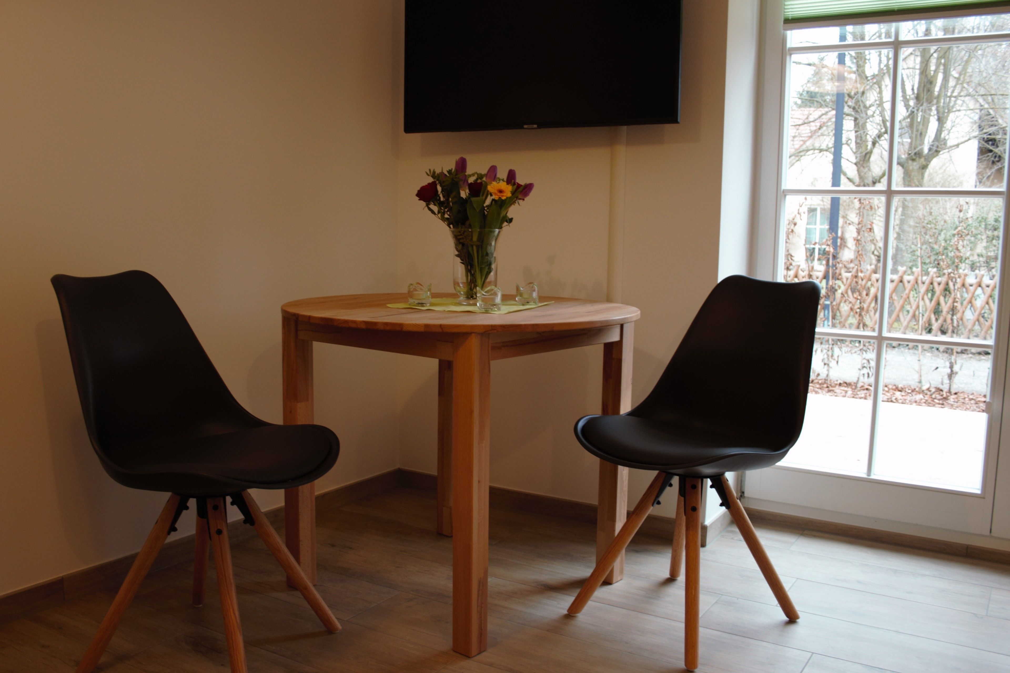 Apartment | Essbereich im Zimmer