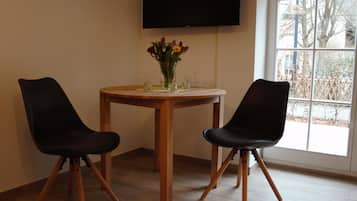 Apartment | Essbereich im Zimmer