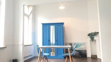 ห้องพัก (Sea) | ห้องพักตกแต่งอย่างมีเอกลักษณ์, ตกแต่งพิเศษโดยเฉพาะ, โต๊ะทำงาน