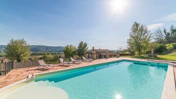 Piscina stagionale all'aperto