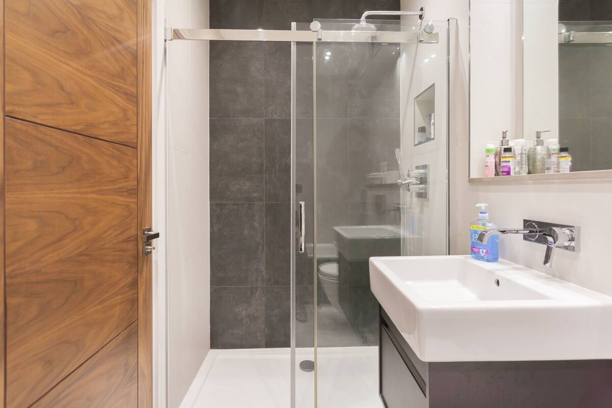 Quarto duplo luxo | Banheiro | Toalhas de banho