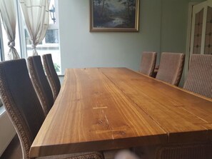 高級公寓 | 房內用餐區