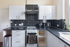 Shared fridge, microwave - Keysan House 5 (London)