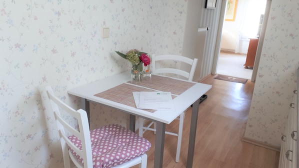 Appartement (Amsel) | Repas dans la chambre