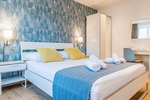 Double Room (1) | Individually decorated, individually furnished, iron/ironing board - Wind Rose Split (Split)