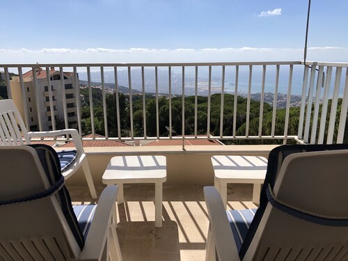 Splendid Valley & Sea View