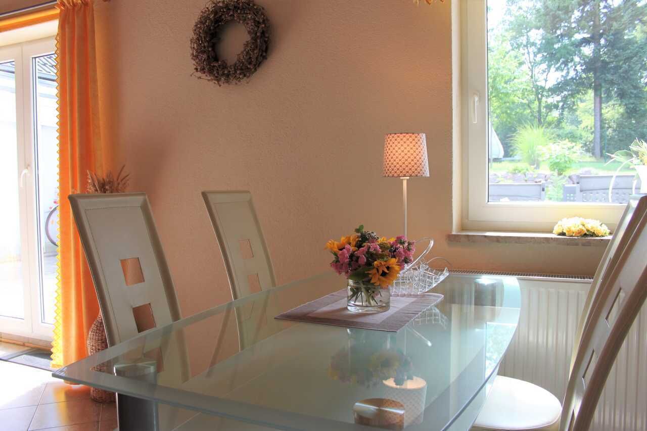 House | In-room dining