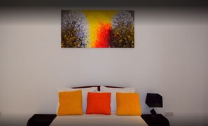 Egyptian cotton sheets, premium bedding, down comforters, pillowtop beds - The Green' Apartments (Colombo)
