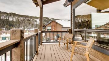 Rumah (40-3_RiverRun_Townhome) | Eksterior