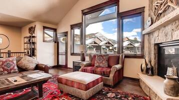 House (40-4_RiverRun_Townhome) | Exterior