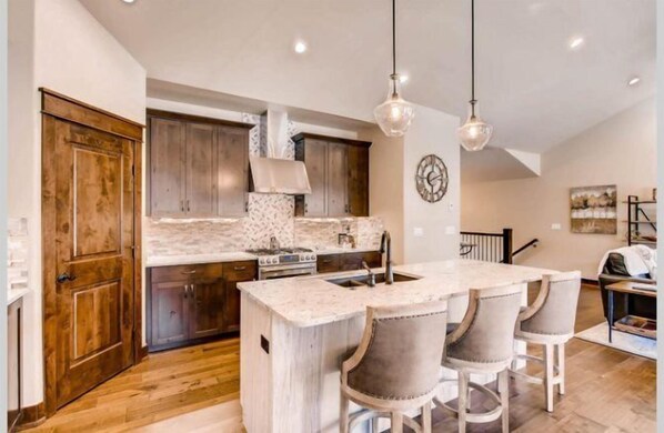 House (40-4_RiverRun_Townhome) | Exterior