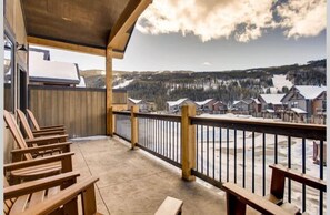 House (40-4_RiverRun_Townhome) | Exterior