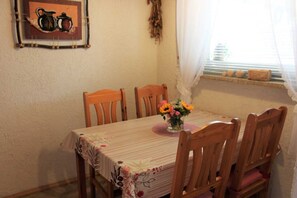 Maison | Restauration dans la chambre