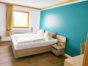 Comfort Double Room | Desk, free WiFi, bed sheets - Hotel Oyer Hof – selbst Service (Oy-Mittelberg)