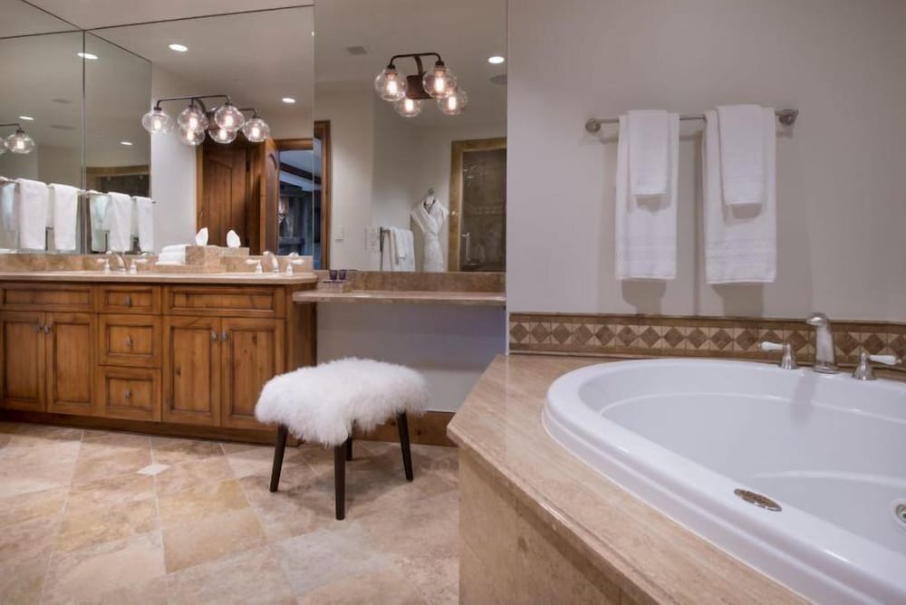 The Ritz-Carlton, Bachelor Gulch by null