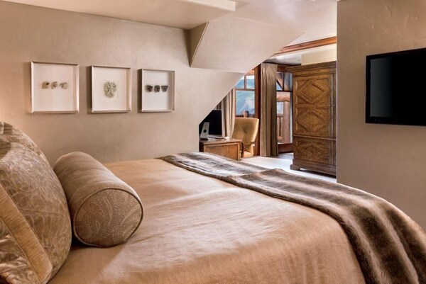 Bachelor Gulch Ritz-carlton 1 Bedroom Mountain Residence With Ski In, Ski Out Access, Hot Tub, And Full Service Spa - Avon