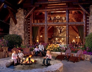 Terrace/patio - Bachelor Gulch Ritz-carlton 2 Bedroom Mountain Residence With Ski in, Ski out Access, Hot Tub, and Full Service Spa (Avon)