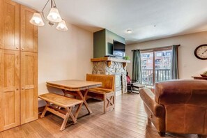 Condo (100-River-Run-Condos-Platinum) | Exterior