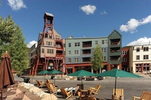 Condo (100-River-Run-Condos-Platinum) | Fachada
