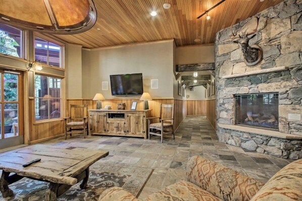 Condo (100-River-Run-Murphy) | Extérieur