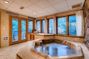 Condo (2707_Chateaux_DuMont_3Bedroom) | Exterior