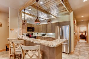 Condo (2707_Chateaux_DuMont_3Bedroom) | Exterior