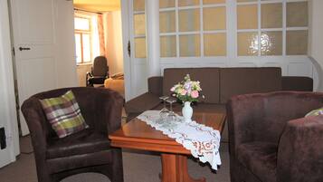 Apartment | Living area | TV