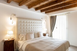 1 chambre, literie hypoallergénique, couette en duvet d'oie, minibar