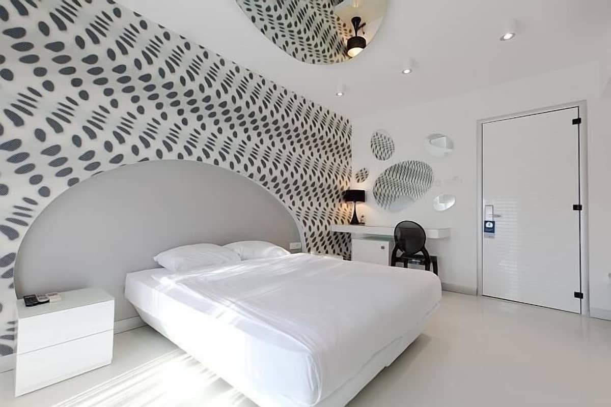 Chambre Double Deluxe | Minibar, fer et planche à repasser, Wi-Fi gratuit, draps fournis