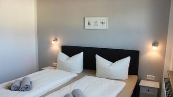 Apartment, 2 Bedrooms, Balcony | 2 bedrooms, free WiFi