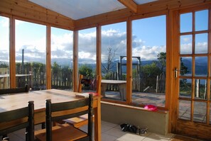 Dining - Beara jewel, Simple but complete appartment style property with stunning view. (Kenmare)