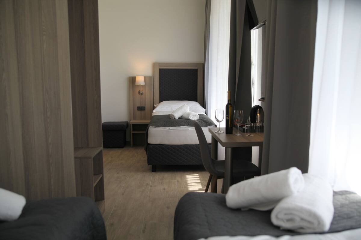 triple room | desk, laptop workspace, blackout curtains, free wifi