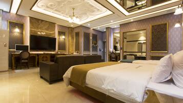 Kamar Twin Mewah | Didekorasi berbeda-beda dan dilengkapi dengan perabotan berbeda-beda